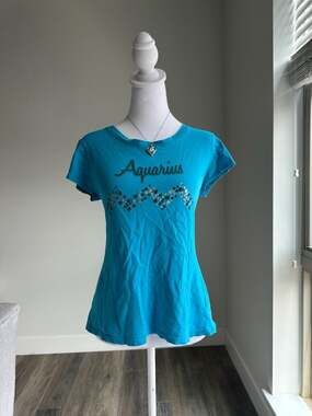 Self Esteem Rocker Girl Aquarius Graphic Tee Aqua Blue Studded Top Juniors XXL